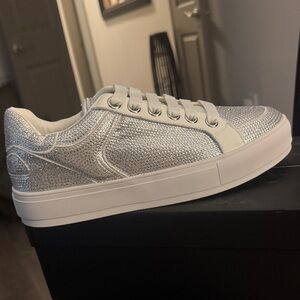 😎Cape Robbin😎 Silver Rhinestone Women's Comfort Lace Up Low Top Casual Sneakers